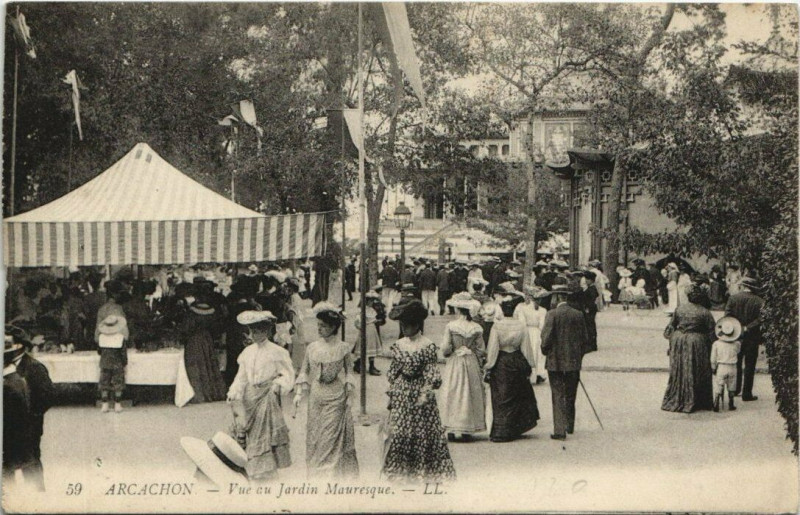 Carte postale ancienne Arcachon-Vue du Jardin Mauresque à Arcachon
