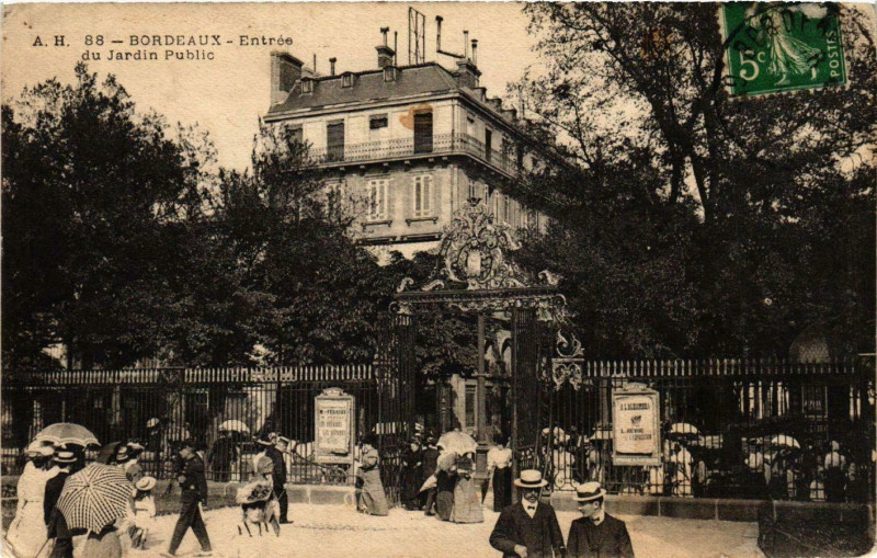 Carte postale ancienne Gironde Bordeaux Entrée du Jardin Public à Bordeaux