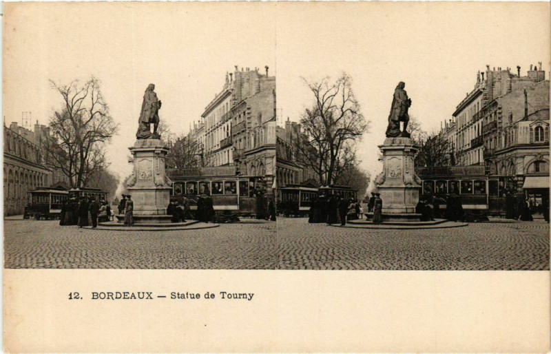 Carte postale ancienne Bordeaux Statue de Tourny à Bordeaux
