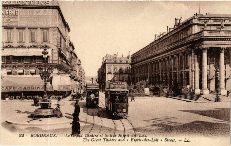 Carte postale ancienne Bordeaux - Le Grand Théatre et la Rue Espri-des-Lois - The Great à Bordeaux