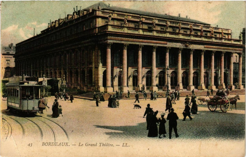 Carte postale ancienne Bordeaux Le Grand Théatre à Bordeaux