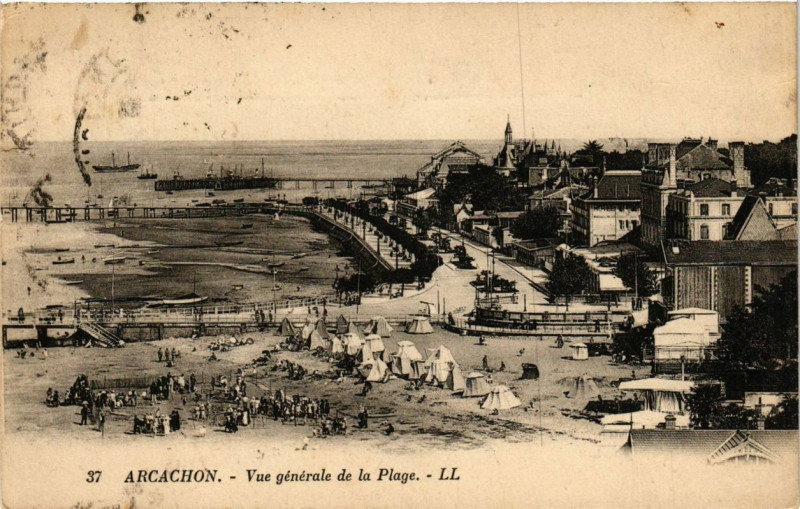 Carte postale ancienne Vue générale de la Plage à Arcachon