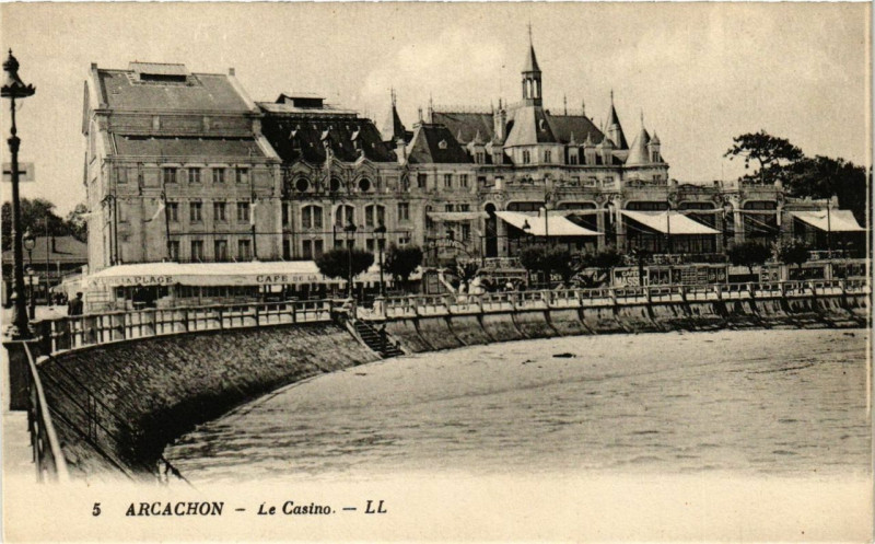Carte postale ancienne Arcachon Le Casino à Arcachon