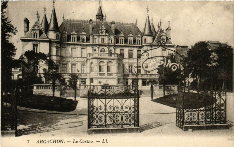 Carte postale ancienne Arcachon Le Casino à Arcachon