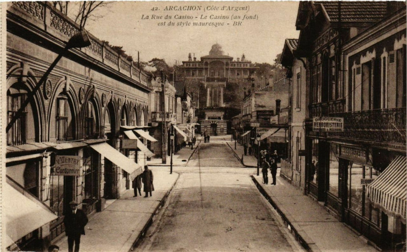 Carte postale ancienne Arcachon La Rue du Casino à Arcachon