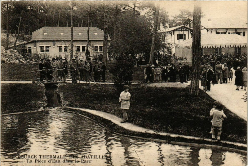 Carte postale ancienne Source Thermal des Abatilles La Piéce d'Eau dans le Parc