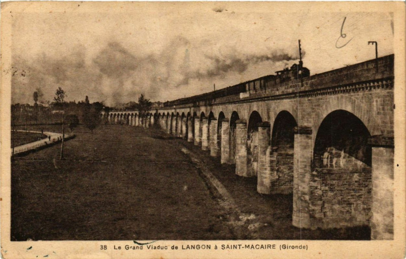 Carte postale ancienne Langon Saint-Macaire-Le Grand Viaduc à Langon