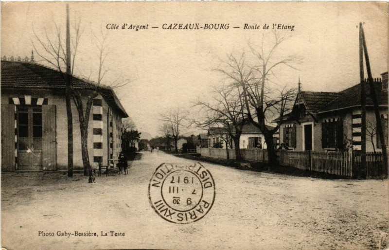 Carte postale ancienne Cazeaux Bourg Route de l'Etang à Bourg