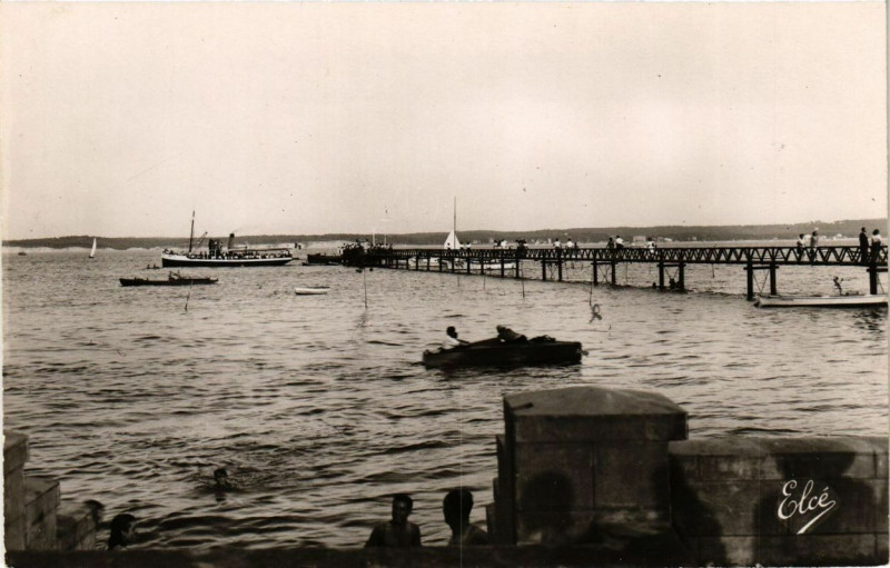 Carte postale ancienne Cap Ferret Le Départ du Courrier du Cap