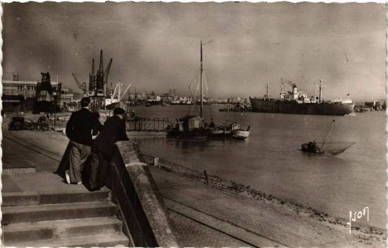 Carte postale ancienne Bordeaux Vue générale du Port à Bordeaux