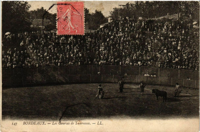 Carte postale ancienne Bordeaux Les Courses de Taureaux à Bordeaux