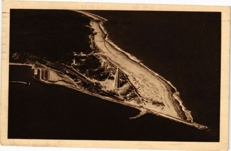 Carte postale ancienne Mémorian Américain de la Pointe de Grave - France