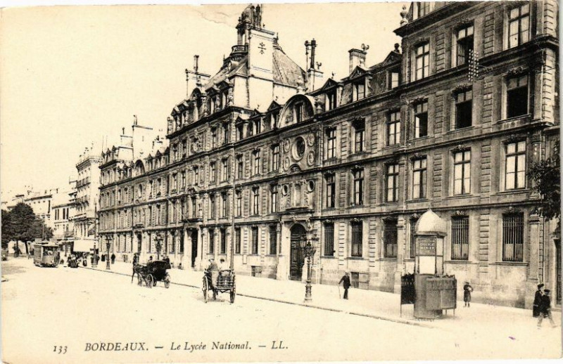 Carte postale ancienne Bordeaux-Le Lycée National à Bordeaux
