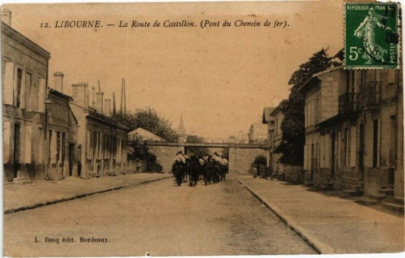 Carte postale ancienne Libourne-La Route de Castillon à Libourne