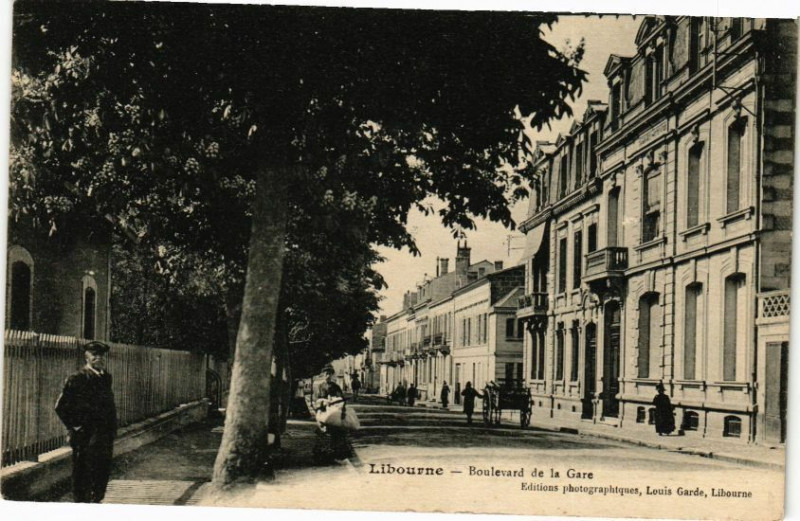 Carte postale ancienne Libourne-Boulevard de la Gare à Libourne