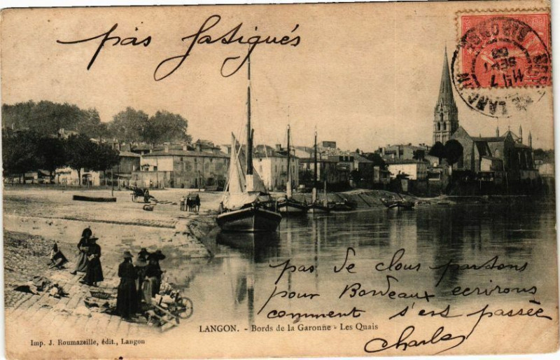 Carte postale ancienne Langon-Bords de la Garonne-Les Quais à Langon