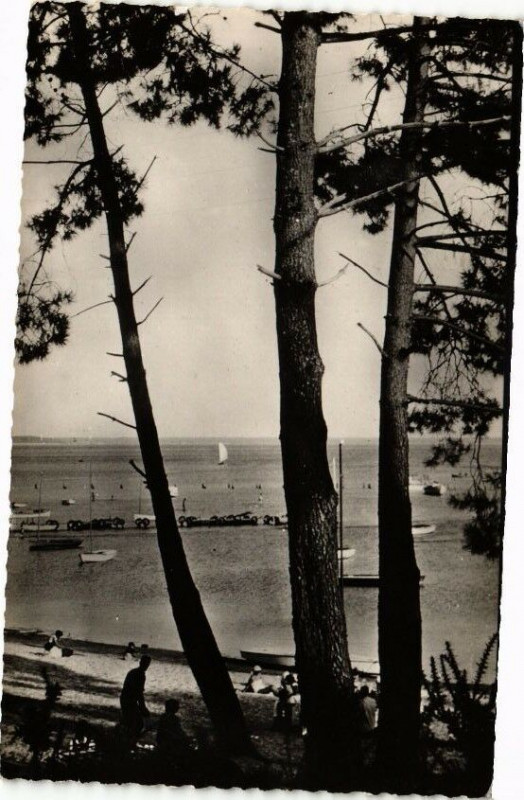 Carte postale ancienne Cazeaux-Lac-un coin de la Plage