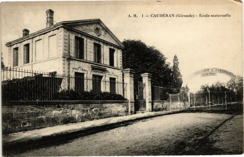 Carte postale ancienne Cauderan-Ecole maternelle