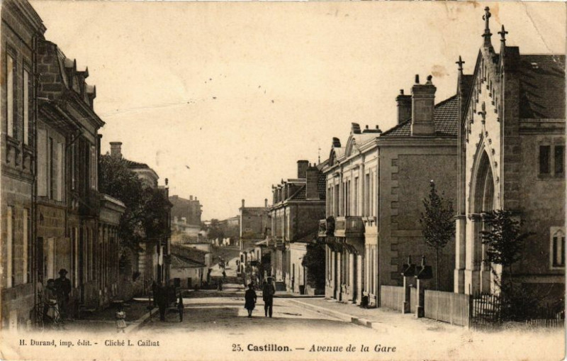 Carte postale ancienne Castillon-Avenue de la Gare