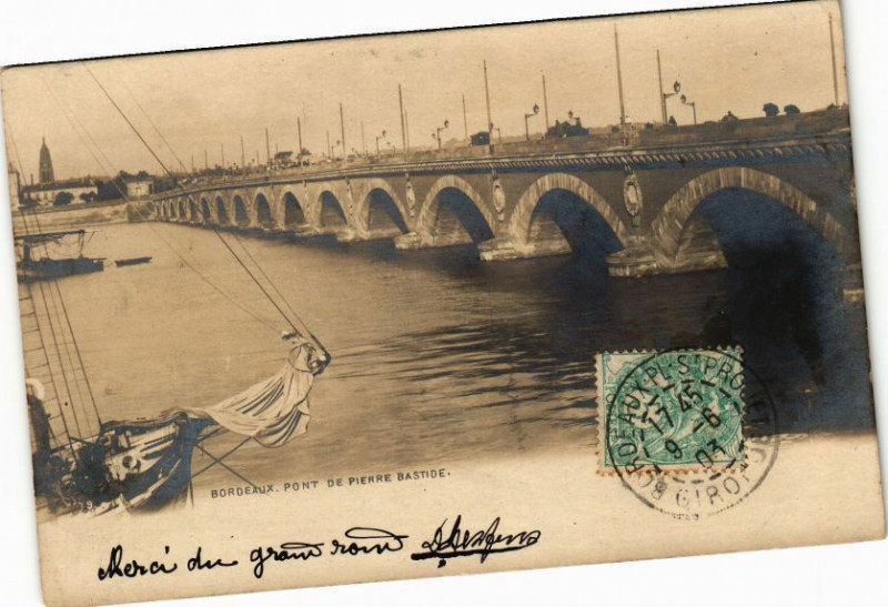 Carte postale ancienne Bordeaux-Pont de Pierre Bastide à Bordeaux