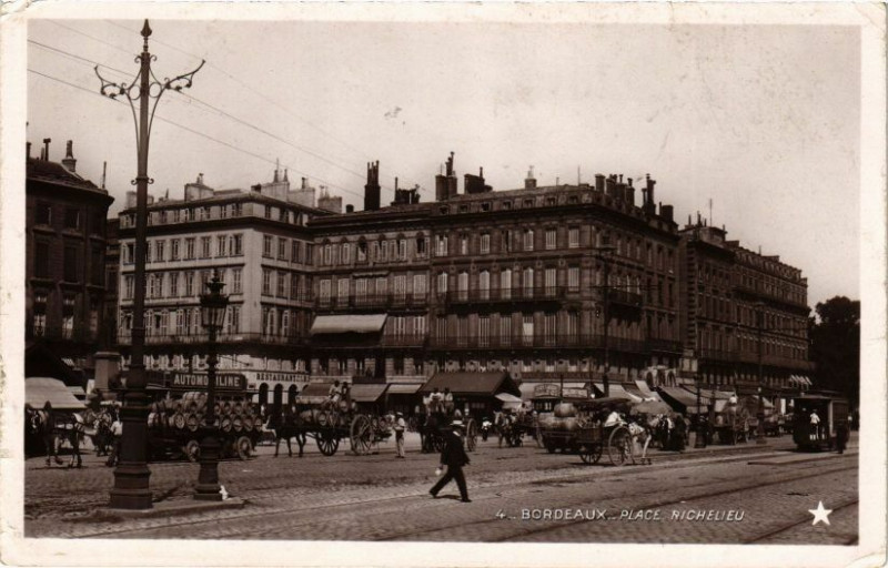 Carte postale ancienne Bordeaux-Place Richelieu à Bordeaux