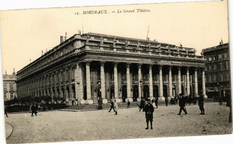 Carte postale ancienne Bordeaux-Le Grand Théatre à Bordeaux
