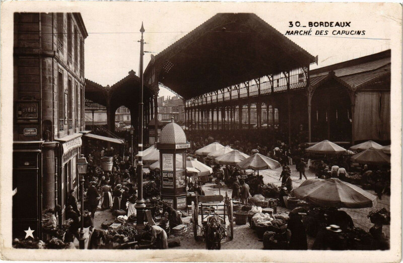 Carte postale ancienne Bordeaux - marché des capucins à Bordeaux