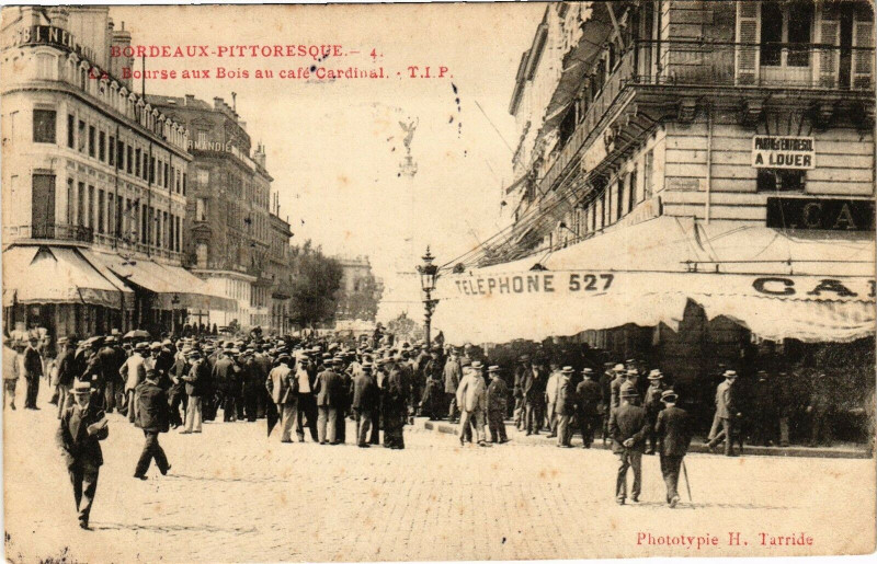 Carte postale ancienne Bordeaux - La bourse aux bois à Bordeaux