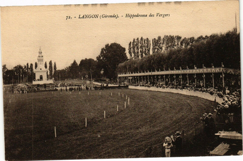 Carte postale ancienne Langon - Hippodrome des vergers à Langon