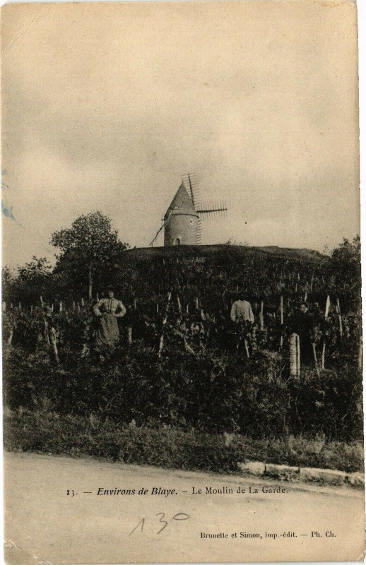 Carte postale ancienne Env. de Blaye - Le moulin de la garde à Blaye