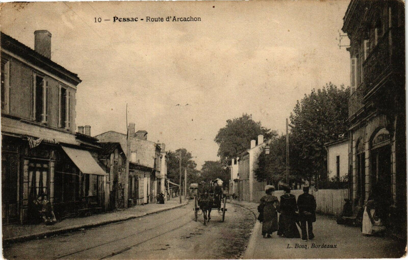 Carte postale ancienne Pessac - Route d'Arcachon à Pessac