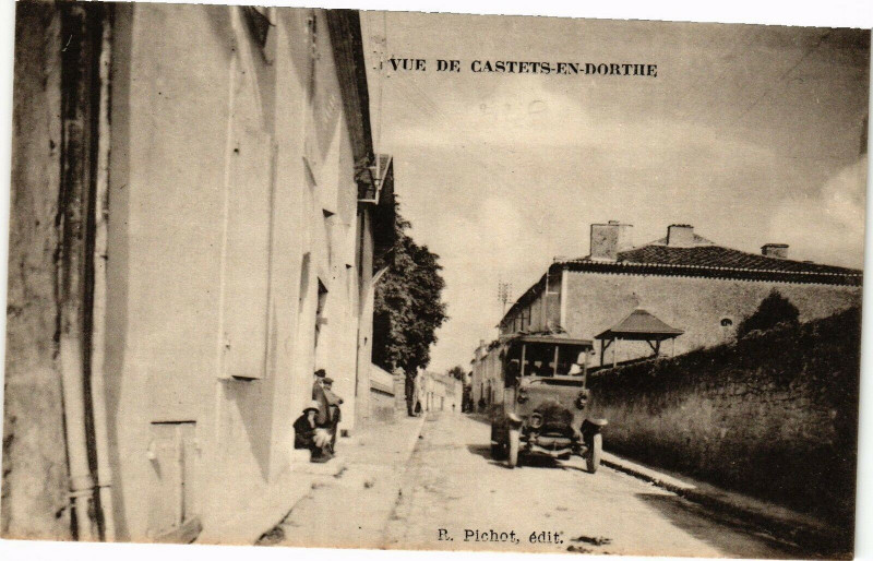 Carte postale ancienne Vue de castes en dorthe