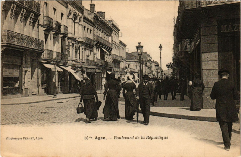 Carte postale ancienne Agen - Boulevard de la Republique à Agen