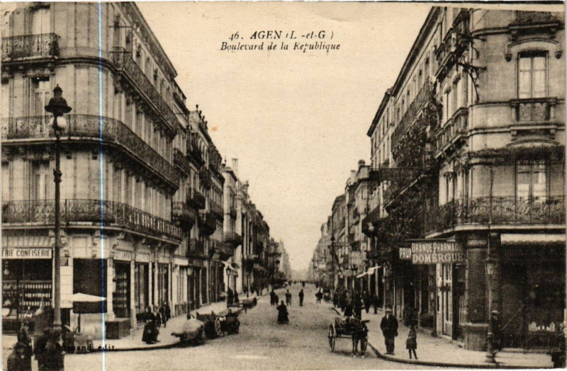 Carte postale ancienne Agen - Boulevard de la Republique à Agen