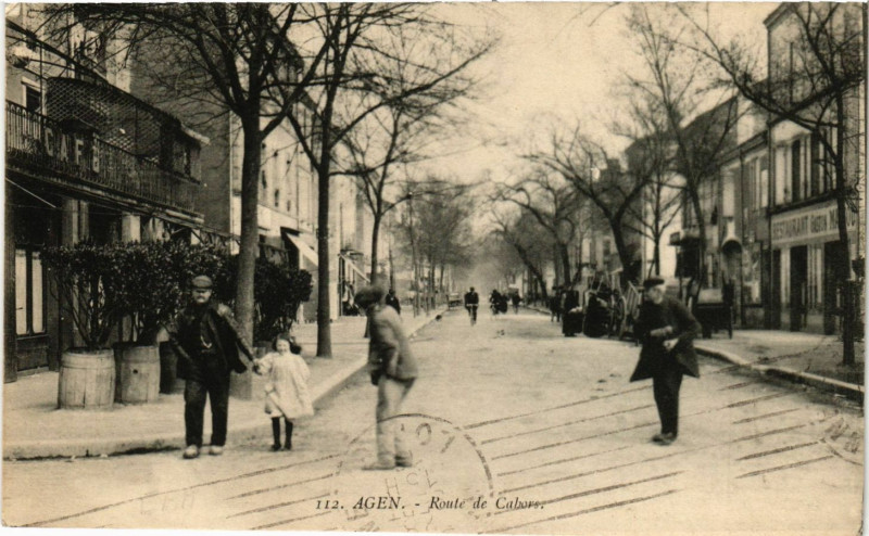 Carte postale ancienne Agen - Route de Cahors à Agen