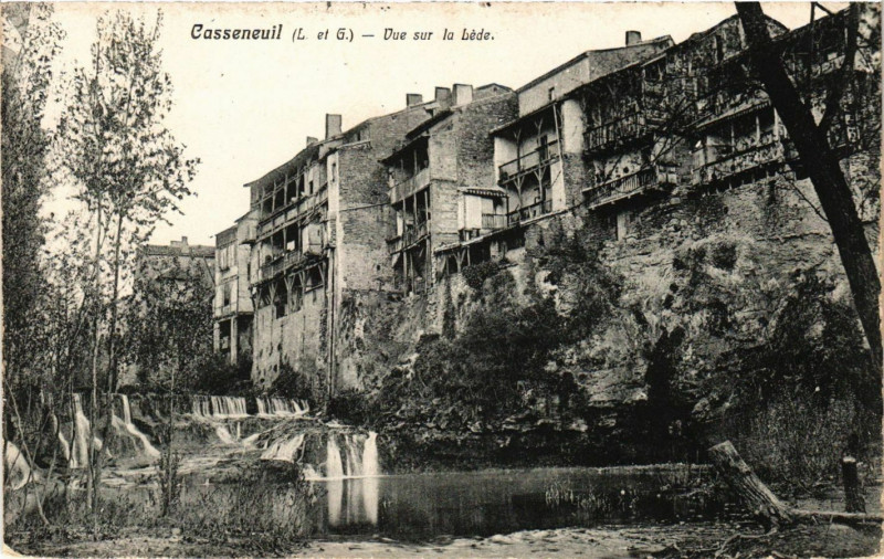 Carte postale ancienne Casseneuil - Vue sur la Lede à Casseneuil