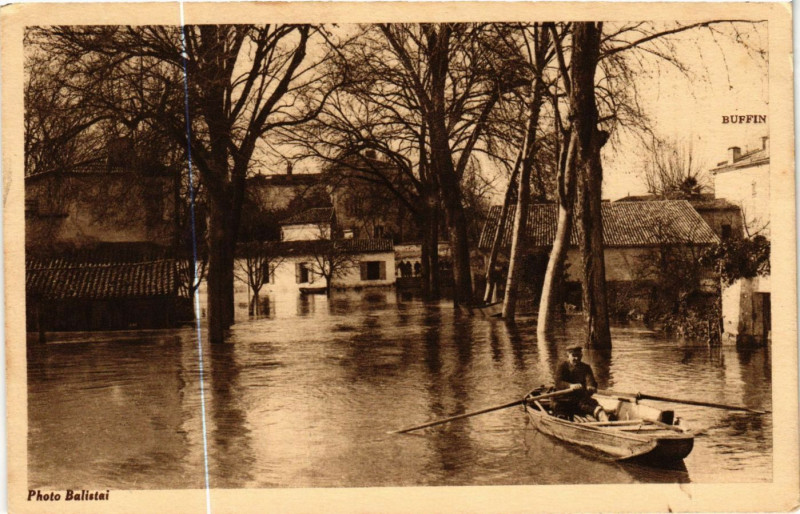 Carte postale ancienne Marmande - Les Inondations 1930 - Maison Buffin à Marmande