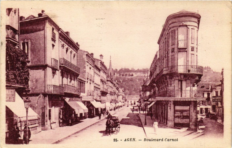 Carte postale ancienne Agen - Boulevard Carnot à Agen
