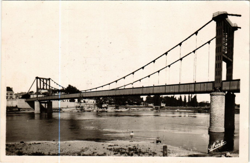 Carte postale ancienne Marmande - Le Pont Suspendu à Marmande
