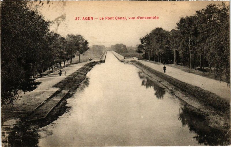 Carte postale ancienne Agen - Le Pont Canal - Vue d'ensemble à Agen