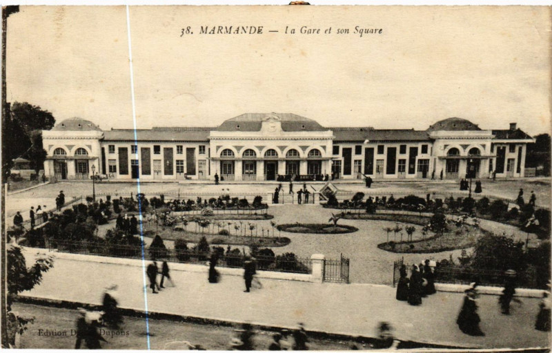 Carte postale ancienne Marmande - La Gare et son Square à Marmande