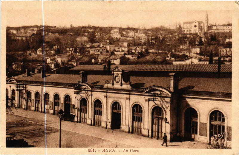 Carte postale ancienne Agen - La Gare à Agen