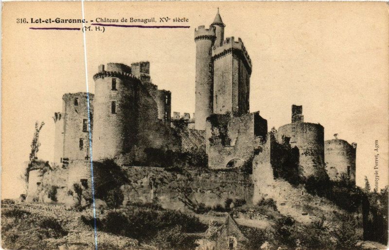 Carte postale ancienne Bonaguil - Chateau de Bonaguil