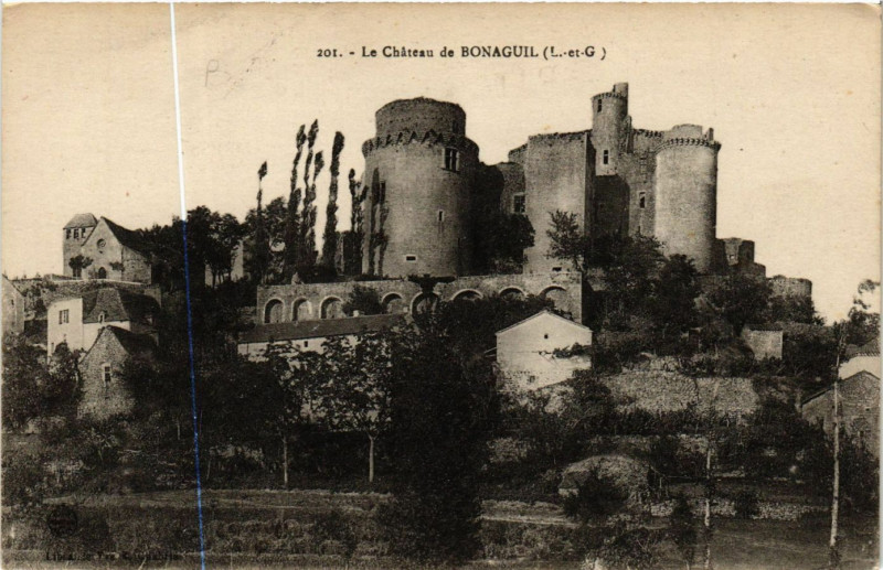 Carte postale ancienne Bonaguil - Le Chateau de Bonaguil