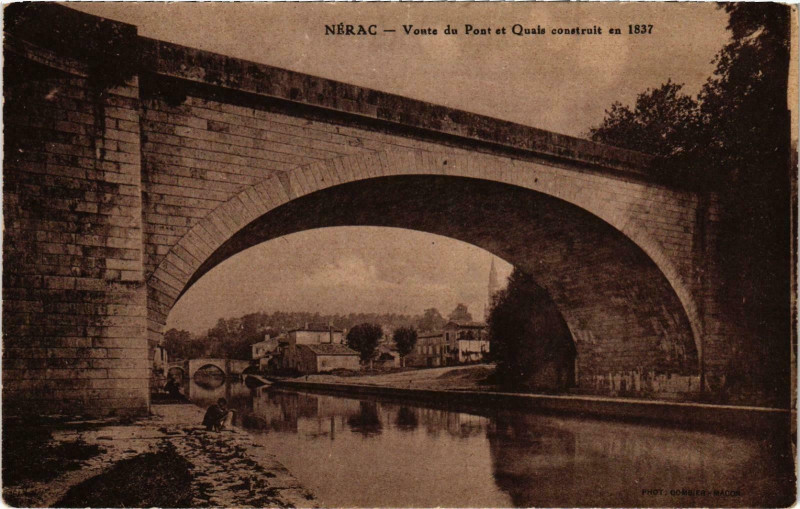 Carte postale ancienne Nerac Voute du Pont et Quais à Nérac