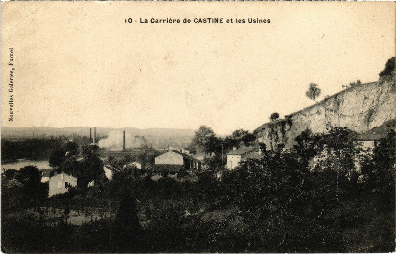 Carte postale ancienne La Carriere de Castine et les Usines