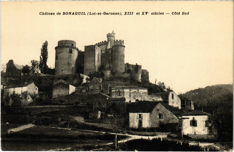 Carte postale ancienne Chateau de Bonaguil Cote Sud