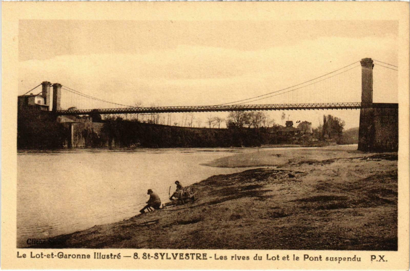 Carte postale ancienne Saint-Sylvestre Les Rives du Lot et le Pont suspendu à Rives