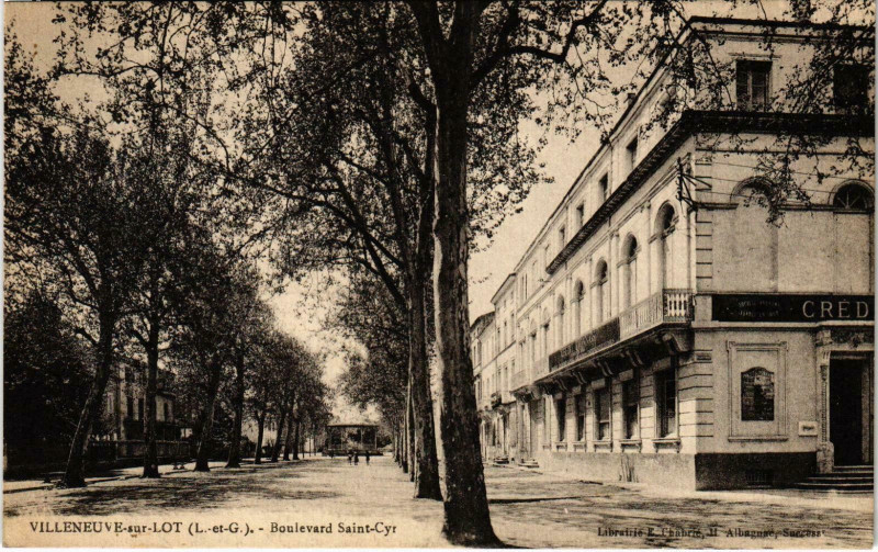 Carte postale ancienne Villeneuve-sur-Lot Boulevard Saint-Cyr Let et Garonne à Villeneuve-sur-Lot
