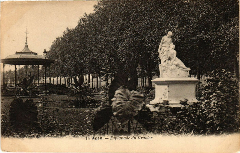 Carte postale ancienne Agen - Esplanade du Gravier à Agen